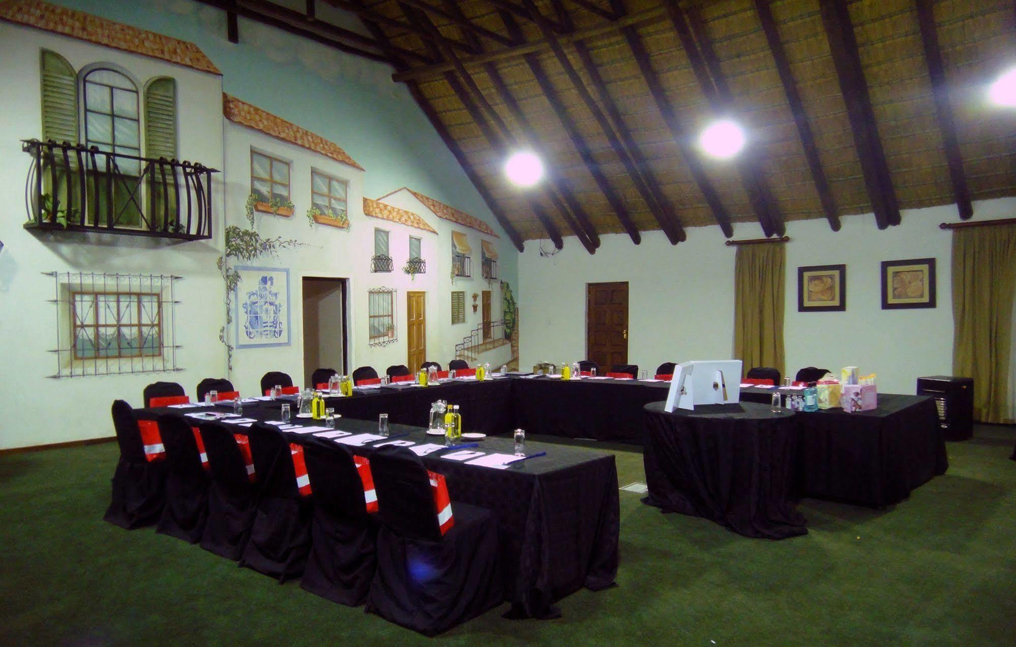 Valverde Country Hotel Lanseria Esterno foto